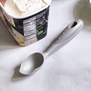 NEW~PAMPERED CHEF~Ice Cream Scoop